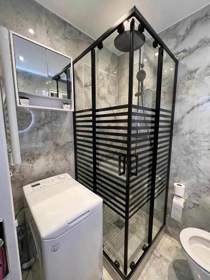 Apartment Paris' Premium Romantic Studio